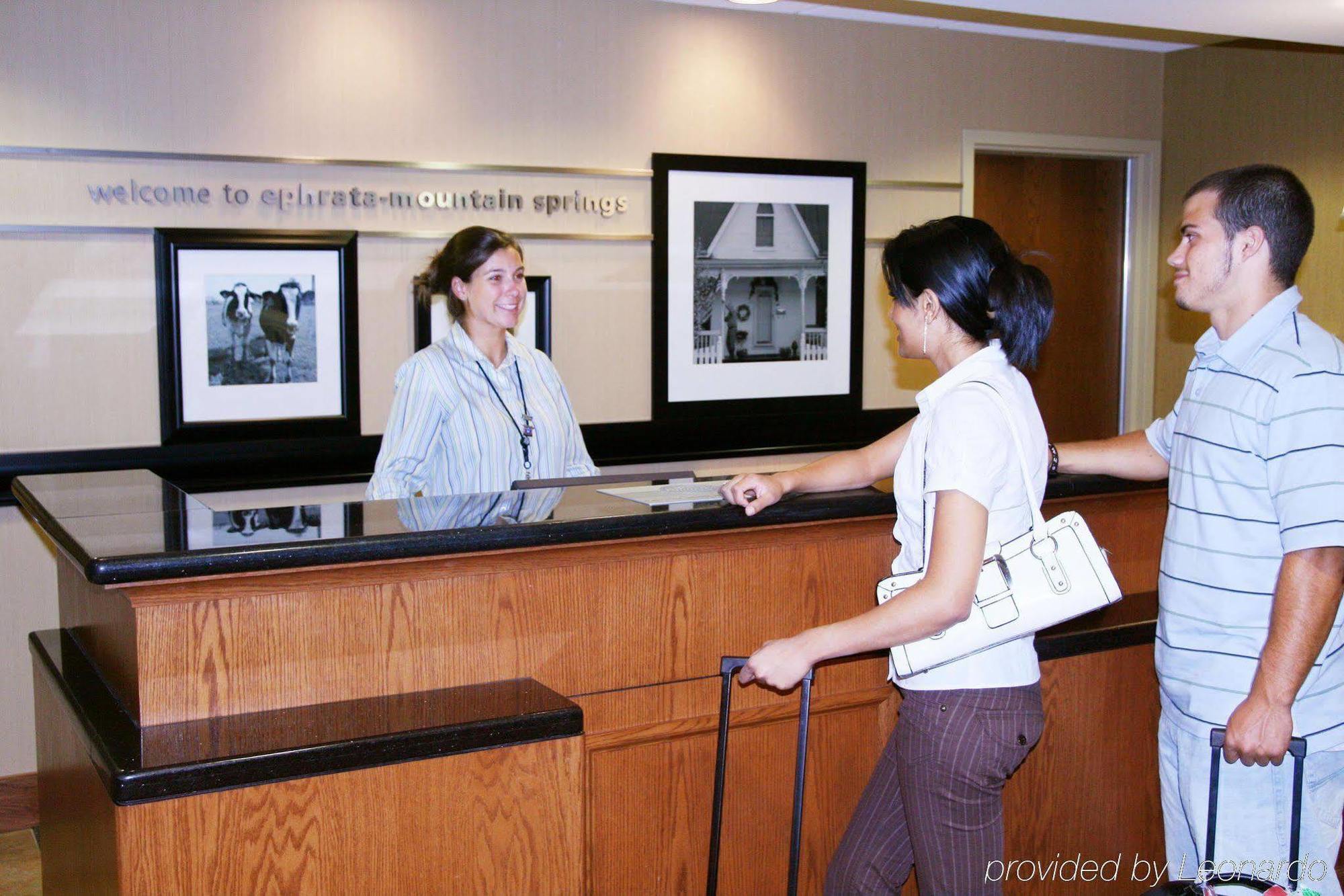 Hampton Inn & Suites Ephrata - Mountain Springs Interior foto